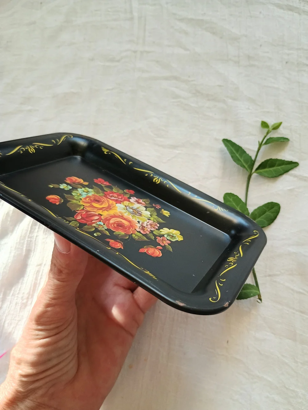 🏮 MCM STYLE 🏮 VTG Black Floral Tôleware Vanity / Pin Tray, Regency, Cottage